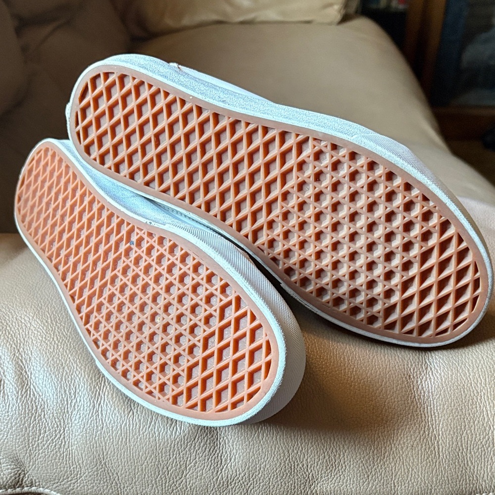 Vans Classic White leather and Pink Sneakers - Picture 6 of 8